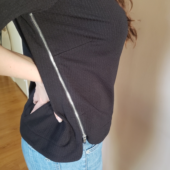 Top - Picture 2 of 3